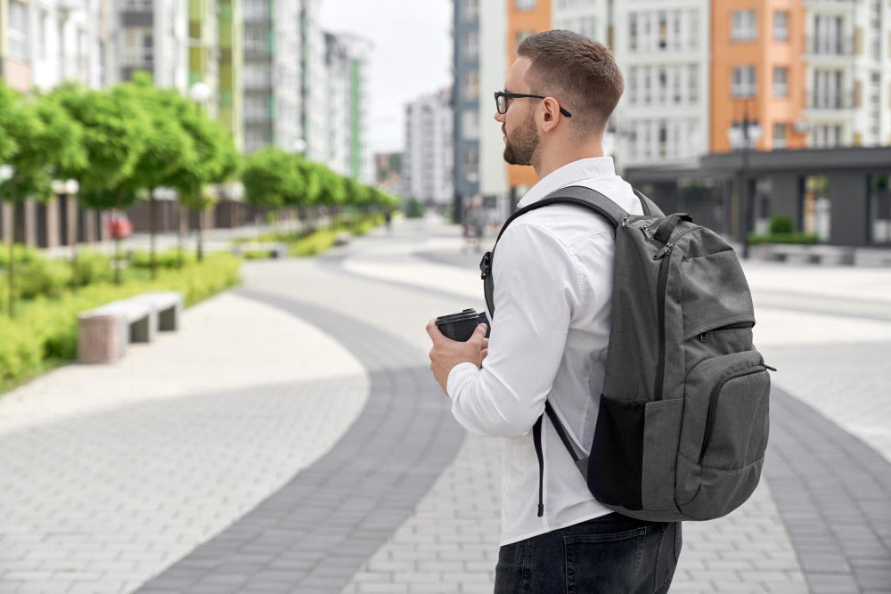 5 Signs It's Time to Replace Your Everyday Bag